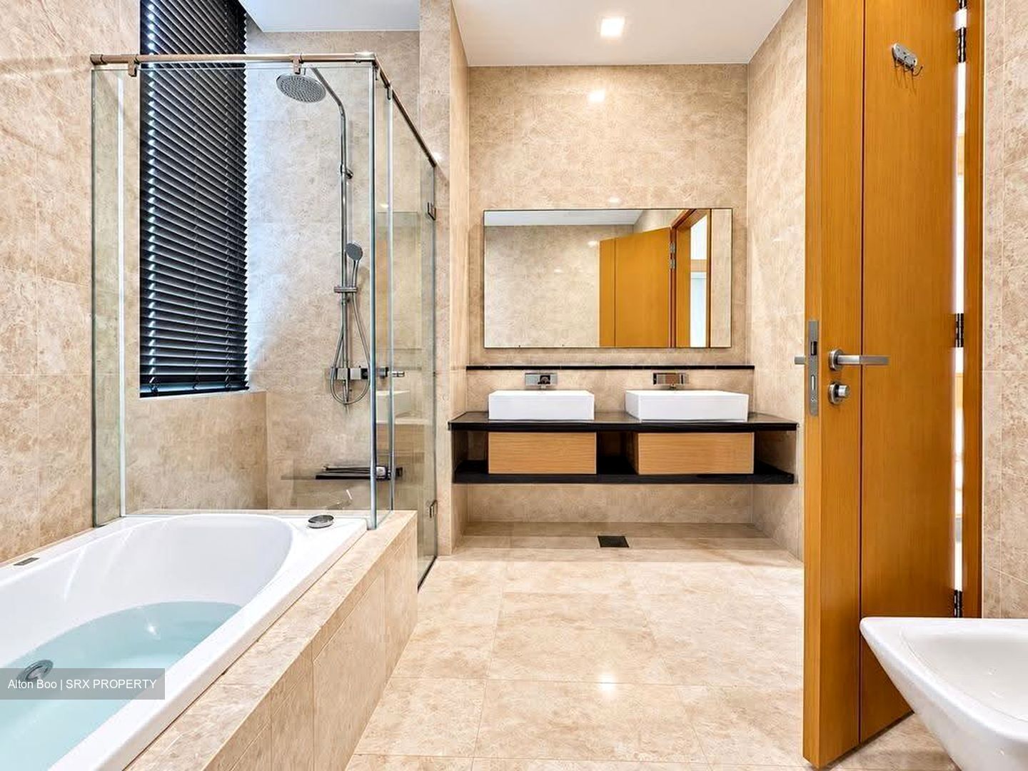 Marina Bay Residences (D1), Condominium #637349111